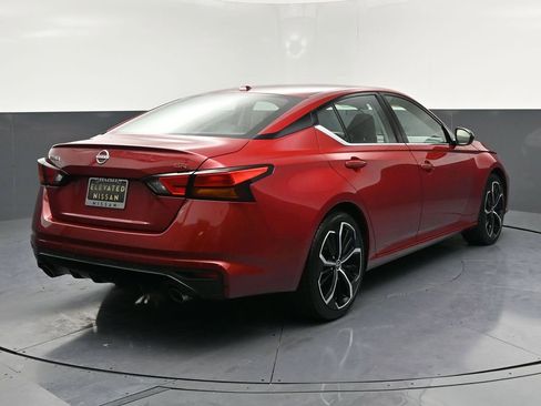 Used 2023 Nissan Altima 2.5 SR image 4