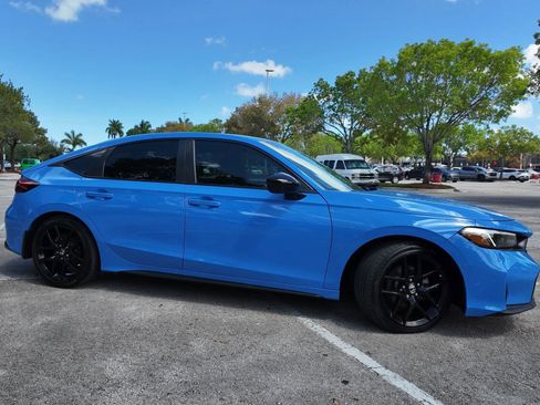 Used 2025 Honda Civic Sport image 2