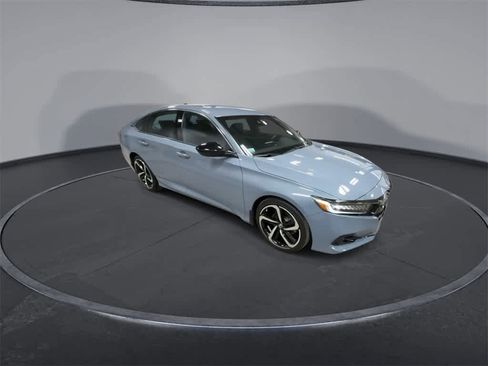 Used 2022 Honda Accord Sport image 2