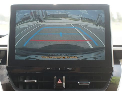 Used 2025 Toyota Corolla XLE FWD image 7