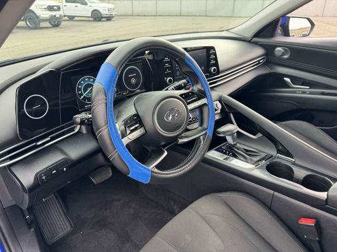 Used 2021 Hyundai Elantra SEL w/ Convenience Package image 24