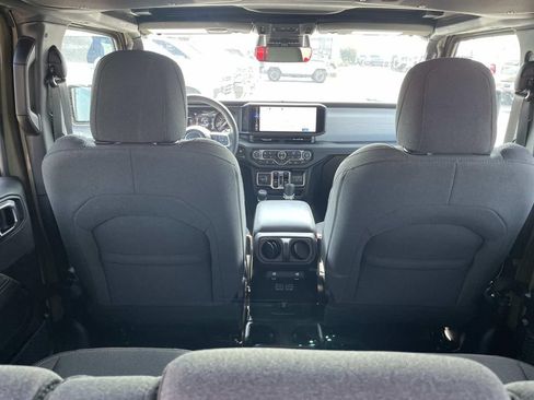 Used 2026 Jeep Wrangler Unlimited Sahara w/ Safety Group AWD/4WD image 18