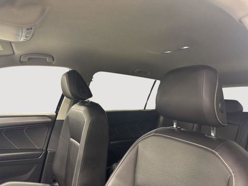 Used 2022 Volkswagen Tiguan SE image 15