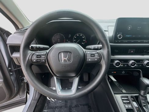 Used 2025 Honda CR-V LX image 10