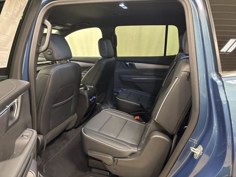 Used 2025 Buick Enclave Preferred image 17