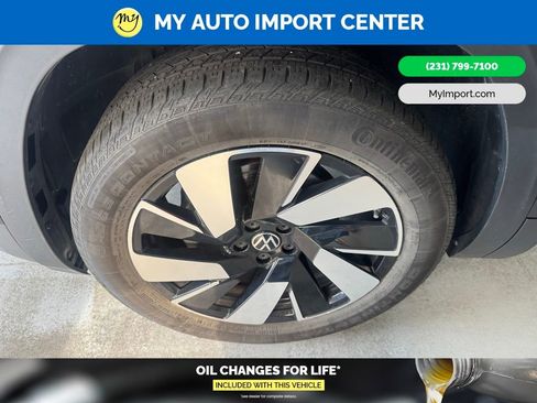 Used 2024 Volkswagen Atlas Cross Sport SE AWD/4WD image 9