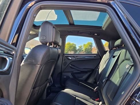 Used 2024 Porsche Macan w/ Premium Plus Package image 13