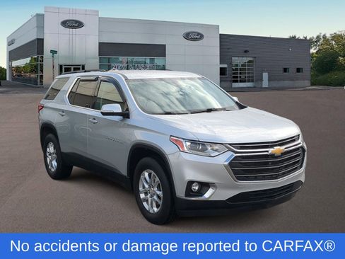 Used 2019 Chevrolet Traverse LT image 2