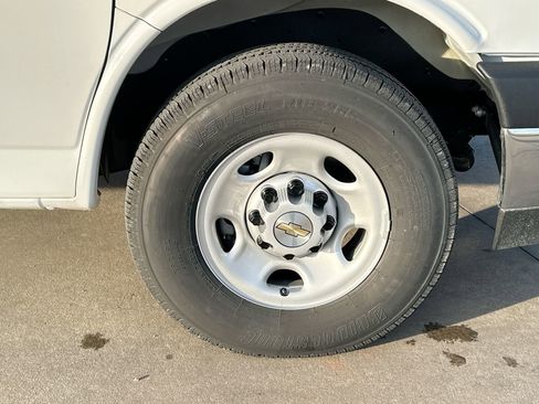 New 2025 Chevrolet Express 3500 w/ Power Convenience Package image 10