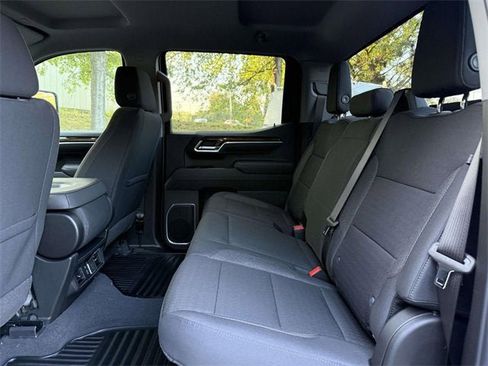 New 2026 GMC Sierra 1500 SLE image 9