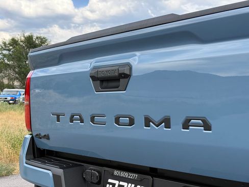 Used 2026 Toyota Tacoma SR5 AWD/4WD image 15