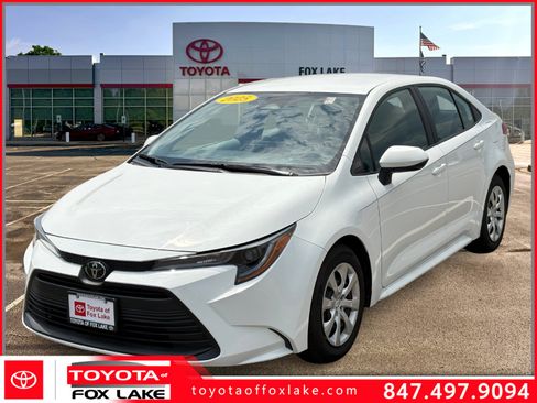 Used 2025 Toyota Corolla LE FWD image 1