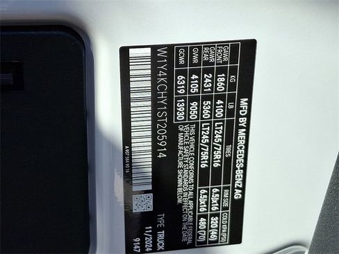 Used 2025 Mercedes-Benz Sprinter 2500 image 27