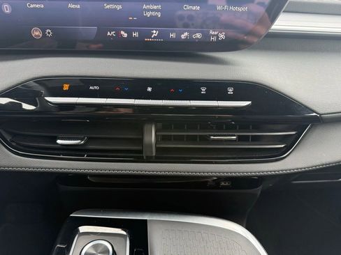 Used 2025 Buick Enclave Sport Touring image 42