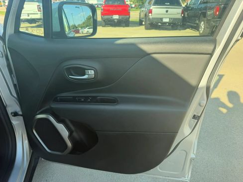 Used 2020 Jeep Renegade Altitude AWD/4WD image 79