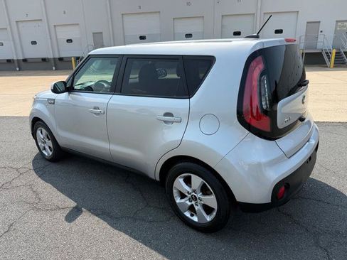 Used 2019 Kia Soul FWD image 3