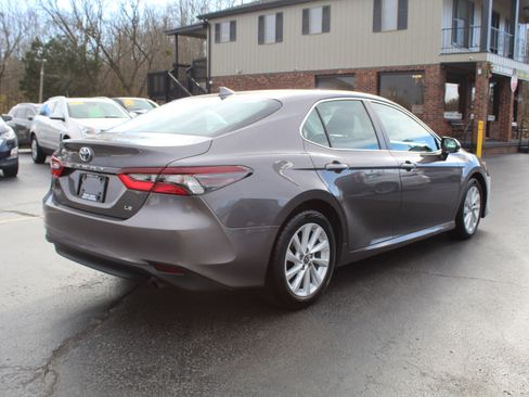 Used 2023 Toyota Camry LE image 5
