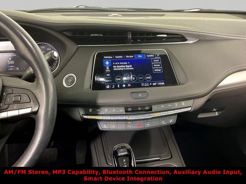 Used 2023 Cadillac XT4 Premium Luxury AWD/4WD image 9