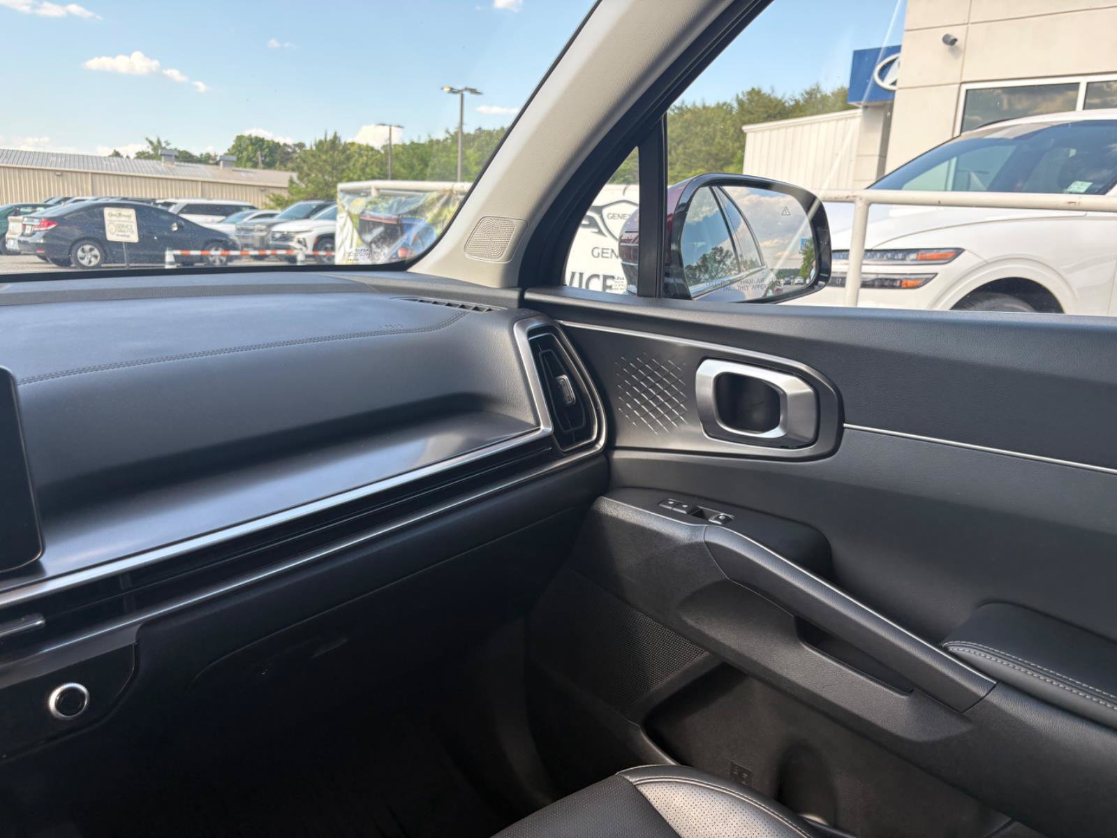 Used 2025 Kia Sorento S w/ Panoramic Sunroof Package FWD image 27