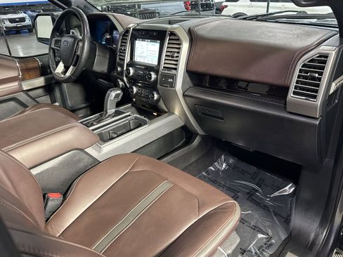 Used 2016 Ford F150 Platinum w/ Equipment Group 701A Luxury image 37