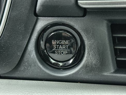 Used 2025 Honda Pilot Elite image 24