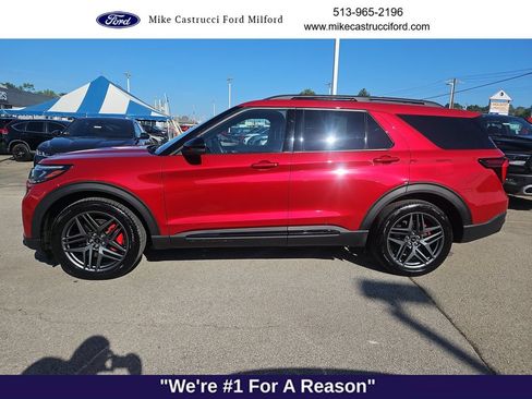 Certified 2025 Ford Explorer ST AWD/4WD image 2
