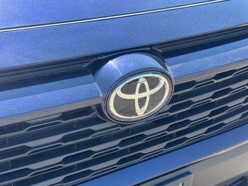 Used 2025 Toyota RAV4 XLE AWD/4WD image 31
