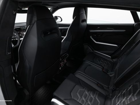 New 2025 Lamborghini Urus SE image 40