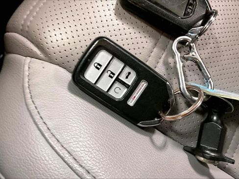 Used 2017 Honda CR-V Touring image 15