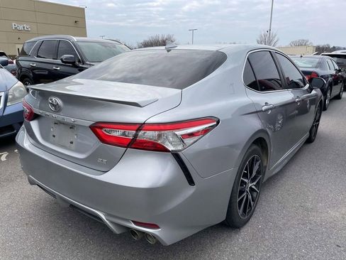 Used 2020 Toyota Camry SE image 4