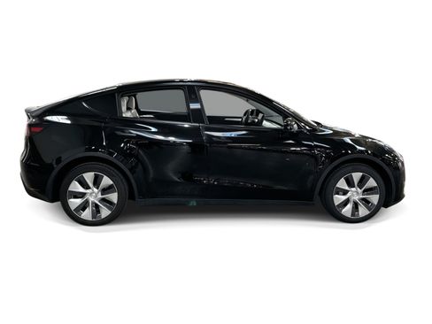 Certified 2023 Tesla Model Y Long Range AWD/4WD image 7