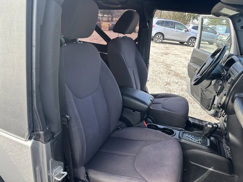 Used 2014 Jeep Wrangler Sport w/ Connectivity Group image 17