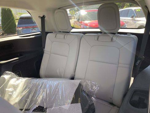 New 2026 Lincoln Aviator 2WD w/ Jet Appearance Package image 17