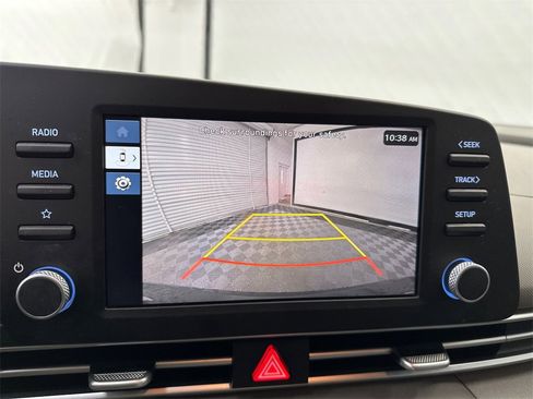 Used 2025 Hyundai Elantra SE image 27