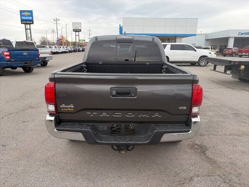 Used 2019 Toyota Tacoma 4D Double Cab image 5