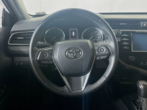Used 2020 Toyota Camry SE FWD image 17