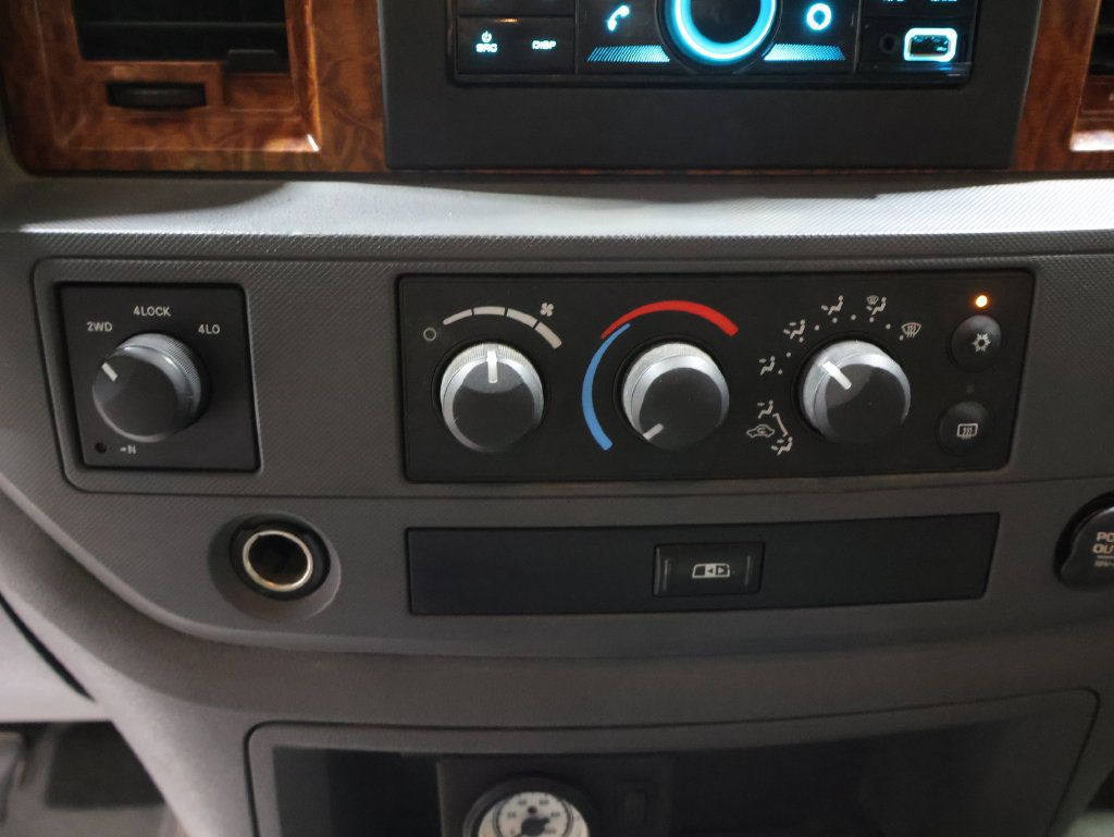 Used 2006 Dodge Ram 2500 Truck SLT w/ Light Group AWD/4WD image 8