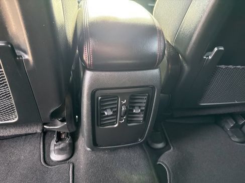 Used 2023 Dodge Durango GT RWD image 22