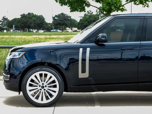New 2026 Land Rover Range Rover Long Wheelbase Autobiography AWD/4WD image 18