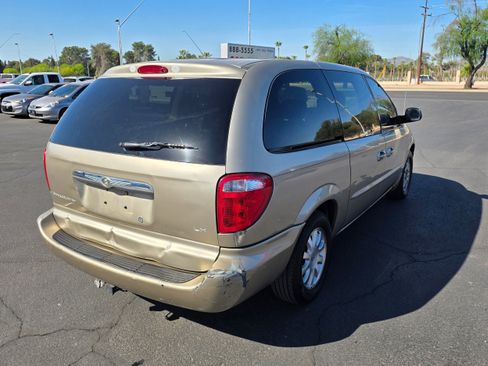 Used 2003 Chrysler Town & Country LX image 5