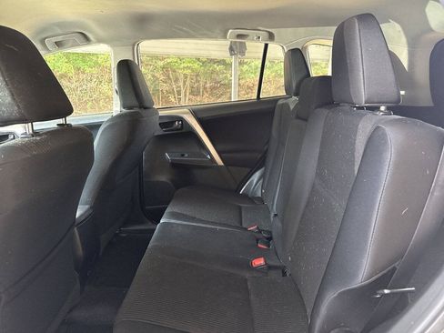 Used 2015 Toyota RAV4 LE AWD/4WD image 6