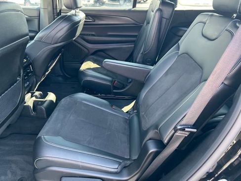 Used 2025 Jeep Grand Cherokee L Altitude AWD/4WD image 25
