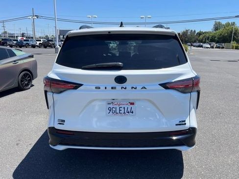 Used 2023 Toyota Sienna XSE AWD/4WD image 5