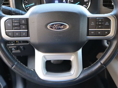 Used 2024 Ford Expedition Limited AWD/4WD image 12