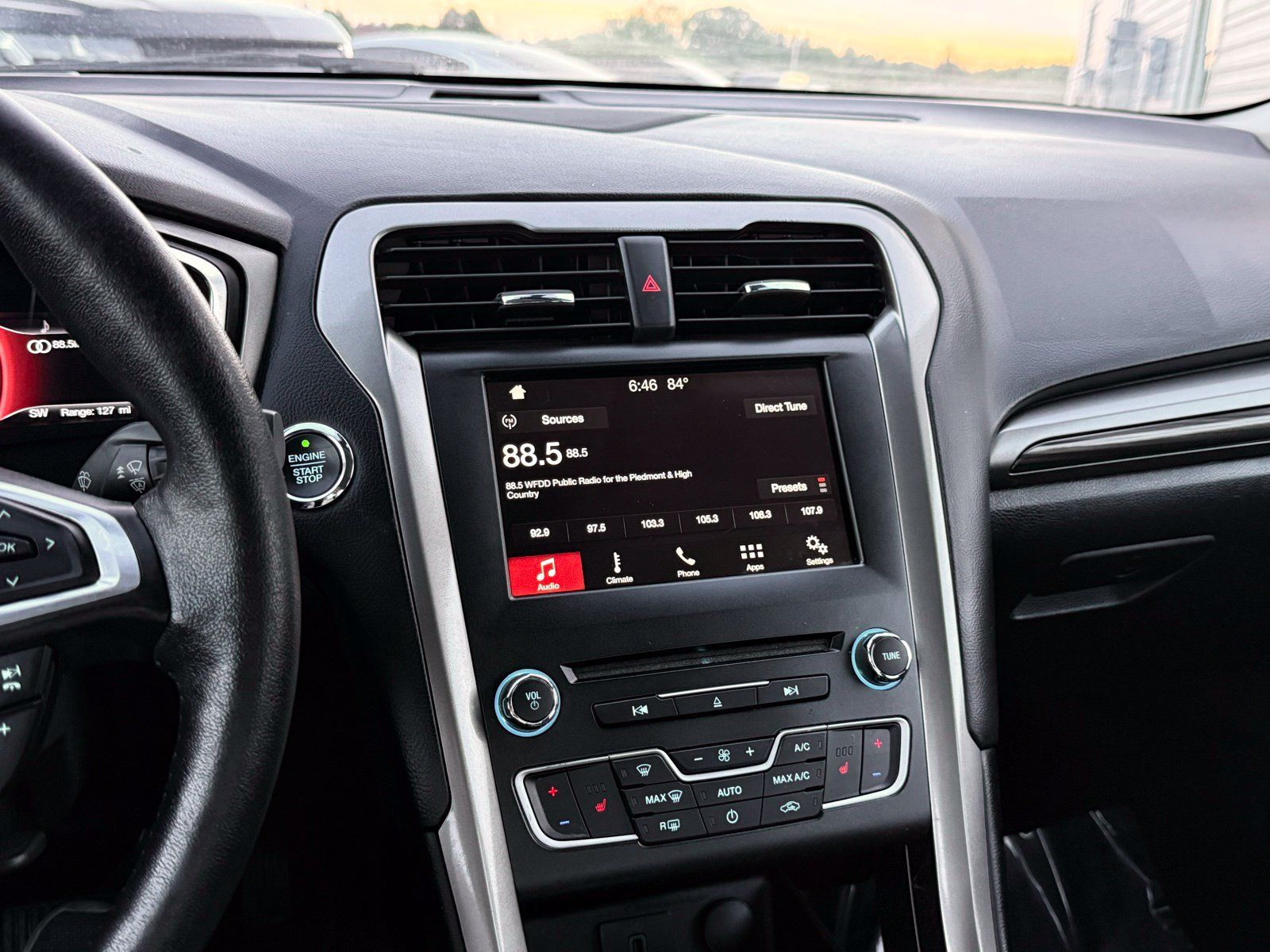 Used 2018 Ford Fusion SE w/ Equipment Group 602A FWD image 31