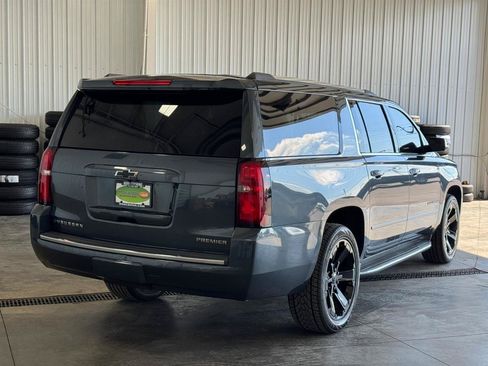 Used 2020 Chevrolet Suburban Premier AWD/4WD image 3