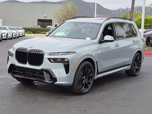 New 2027 BMW X7 xDrive40i w/ M Sport Package AWD/4WD image 5