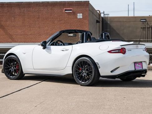 Used 2017 MAZDA MX-5 Miata Club w/ Brembo/BBS Package image 5
