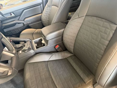 Used 2025 Toyota Tacoma TRD Off-Road w/ TRD Off Road Premium Package image 11