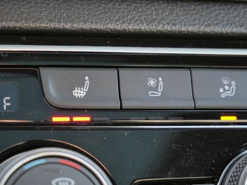 Certified 2023 Volkswagen Atlas Cross Sport SEL Premium R-Line image 30